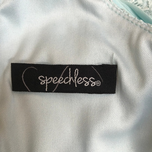 Speechless Cropped Top - Picture 4 of 4